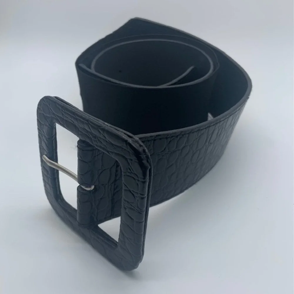 Chico's Black Wide Stretch Belt Croc Embossed Leather Size M/L Waist Belt